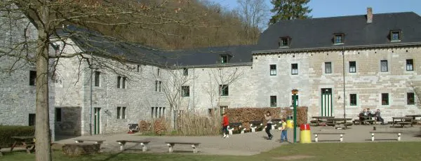 herbergement-bandeau Hébergements pour groupes à Palogne